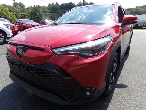 Used 2023 Toyota Corolla Cross AWD Hybrid w/ Convenience Package image 2