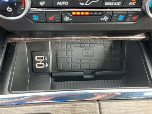 Used 2019 Ford Expedition Limited w/ Equipment Group 302A AWD/4WD image 25