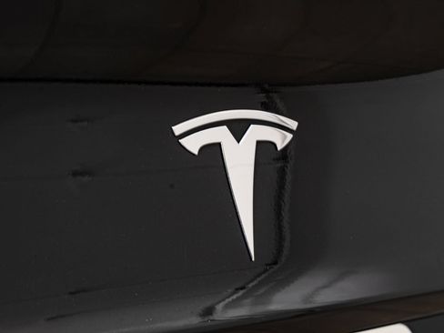 Used 2023 Tesla Model 3 Standard Range RWD image 16