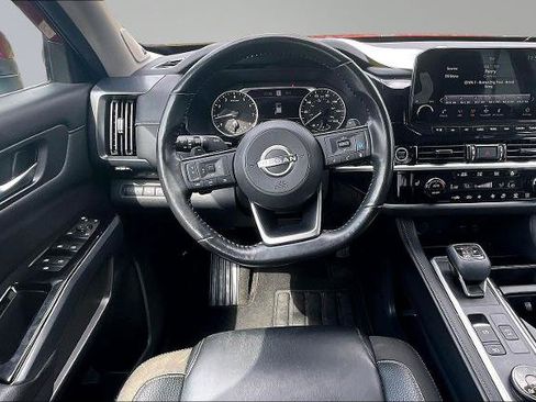 Used 2023 Nissan Pathfinder SL w/ SL Premium Package AWD/4WD image 5