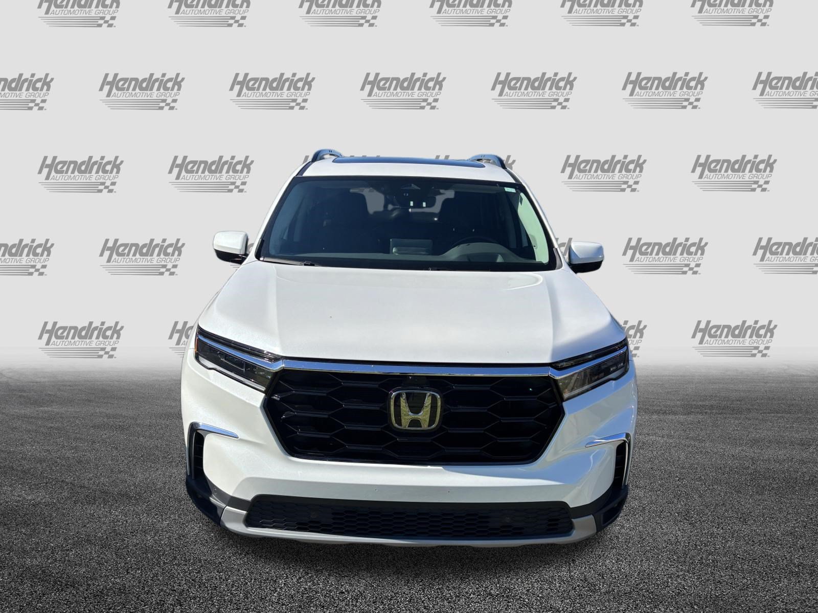 Used 2024 Honda Pilot Elite image 3