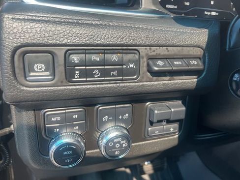 Used 2024 GMC Yukon XL Denali w/ Denali Reserve Package image 15