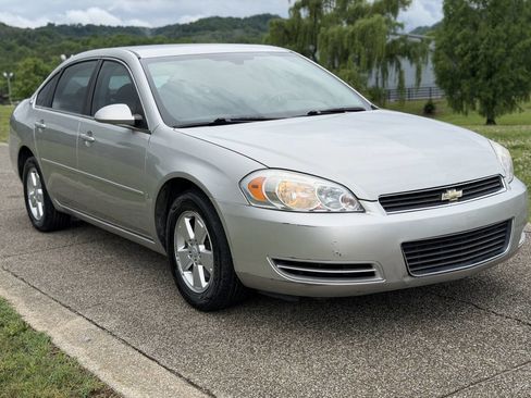 Used 2008 Chevrolet Impala LT FWD image 18