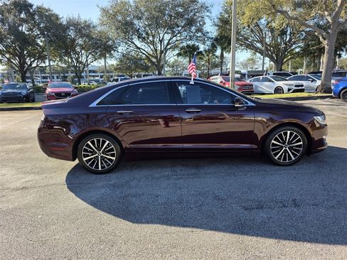 Used 2017 Lincoln MKZ Reserve image 7