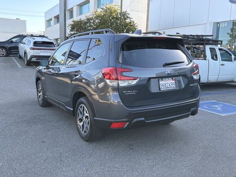 Used 2023 Subaru Forester Premium AWD/4WD image 3