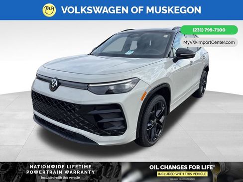 New 2026 Volkswagen Tiguan SE R-Line image 3