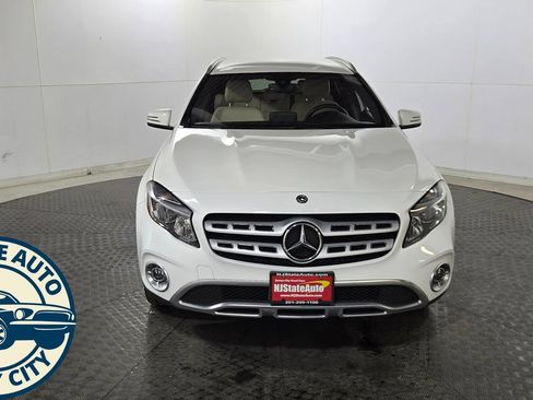 Used 2018 Mercedes-Benz GLA 250 4MATIC image 2