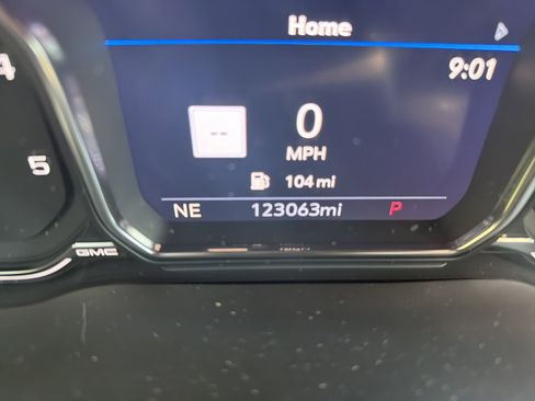 Used 2022 GMC Sierra 2500 Denali w/ Denali Ultimate Package image 22