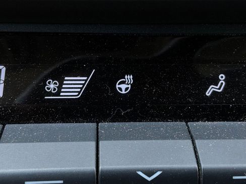 Used 2025 Toyota Camry LE w/ Convenience Package AWD/4WD image 29