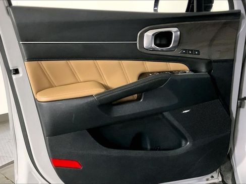 Certified 2025 Kia Sorento SX Prestige w/ Olive Brown Leather Package AWD/4WD image 25