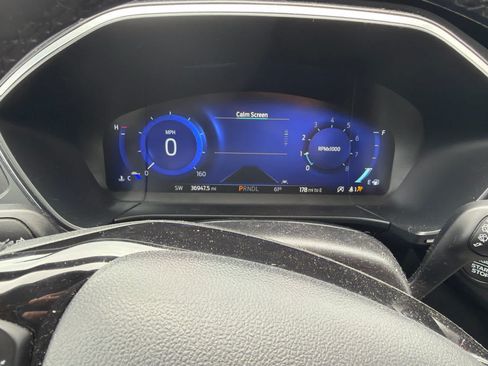 Used 2022 Ford Escape Titanium w/ Class II Trailer Tow Package AWD/4WD image 8