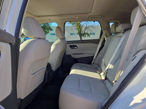Used 2021 Nissan Rogue SL w/ Premium Package AWD/4WD image 13