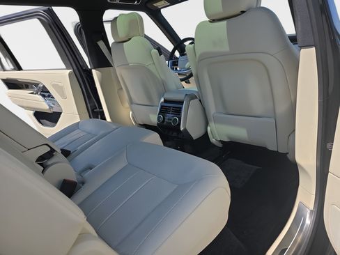Used 2025 Land Rover Range Rover Long Wheelbase SE image 11