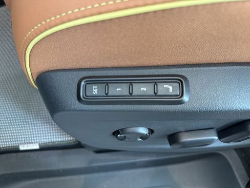 New 2025 Volkswagen ID. Buzz Pro S Plus image 32