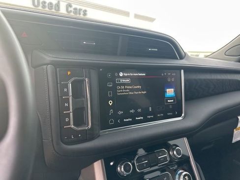 Used 2024 GMC Yukon Denali image 7