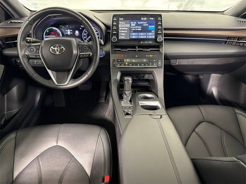 Used 2022 Toyota Avalon XLE image 23