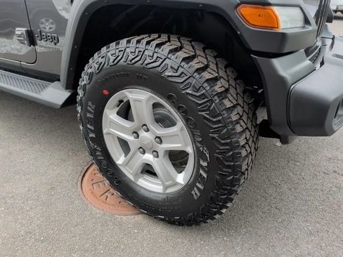 Used 2022 Jeep Wrangler Unlimited Sport AWD/4WD image 6