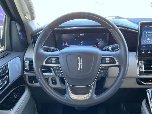 Used 2022 Lincoln Navigator L Reserve image 11