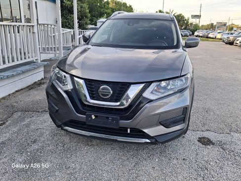 Used 2020 Nissan Rogue SV AWD/4WD image 3
