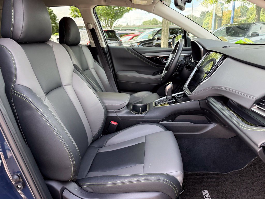 Certified 2025 Subaru Outback Onyx Edition AWD/4WD image 30