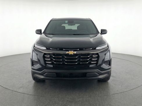 Used 2025 Chevrolet Equinox LT FWD image 2