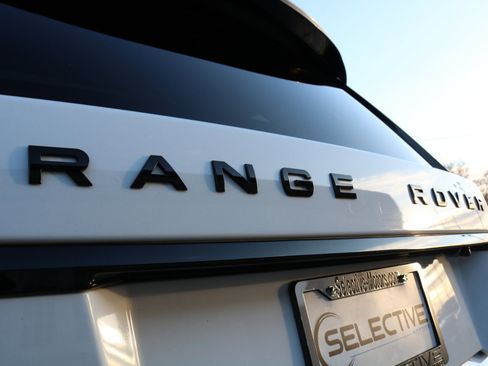 Used 2016 Land Rover Range Rover Supercharged image 13