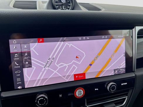 New 2026 Porsche Macan image 16