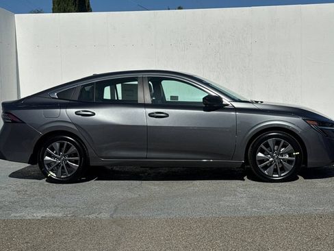 New 2026 Nissan Sentra SL w/ Floor Mat Package FWD image 3
