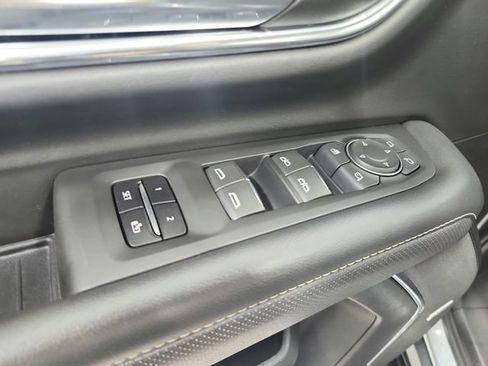 Used 2023 Chevrolet Suburban Premier AWD/4WD image 41