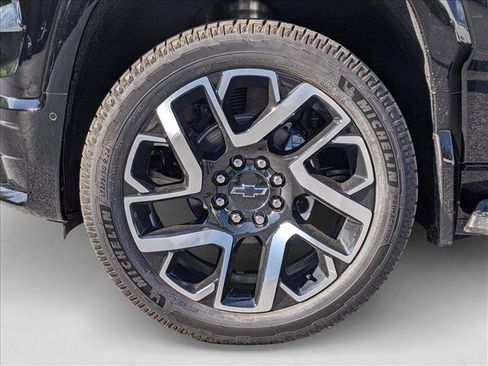 New 2024 Chevrolet Silverado EV RST image 10