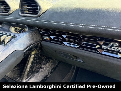Used 2018 Lamborghini Huracan Performante image 52