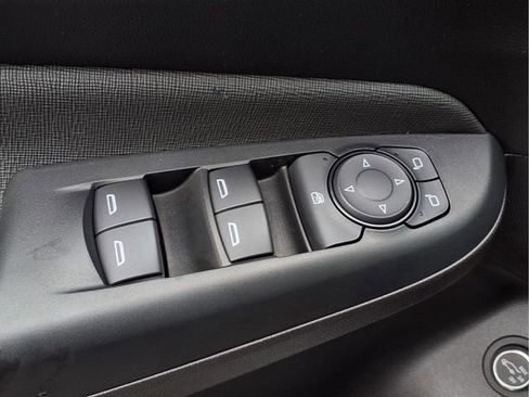 Certified 2025 Buick Envista Avenir image 19