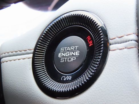 Used 2023 Jeep Compass Limited image 11