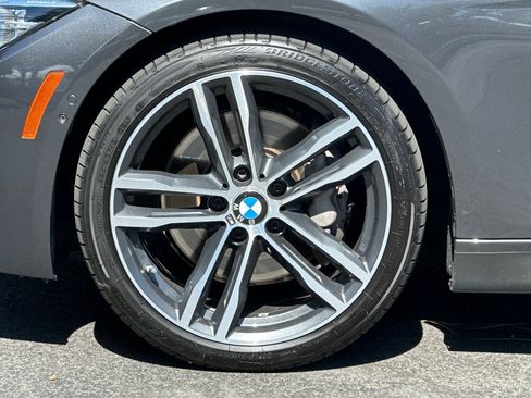 Used 2018 BMW 340i Sedan w/ Executive Package RWD image 37