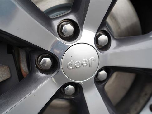 Used 2019 Jeep Cherokee Limited w/ Technology Group image 13