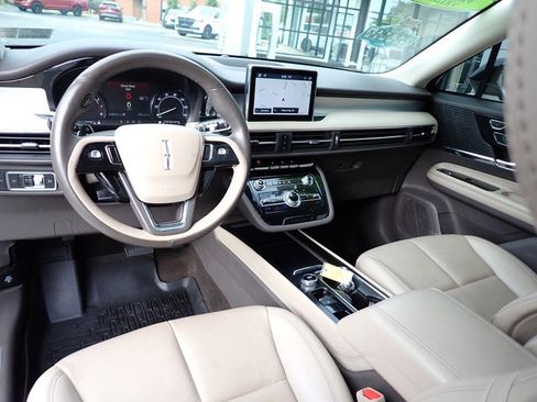 Certified 2022 Lincoln Corsair AWD w/ Premium Package image 17