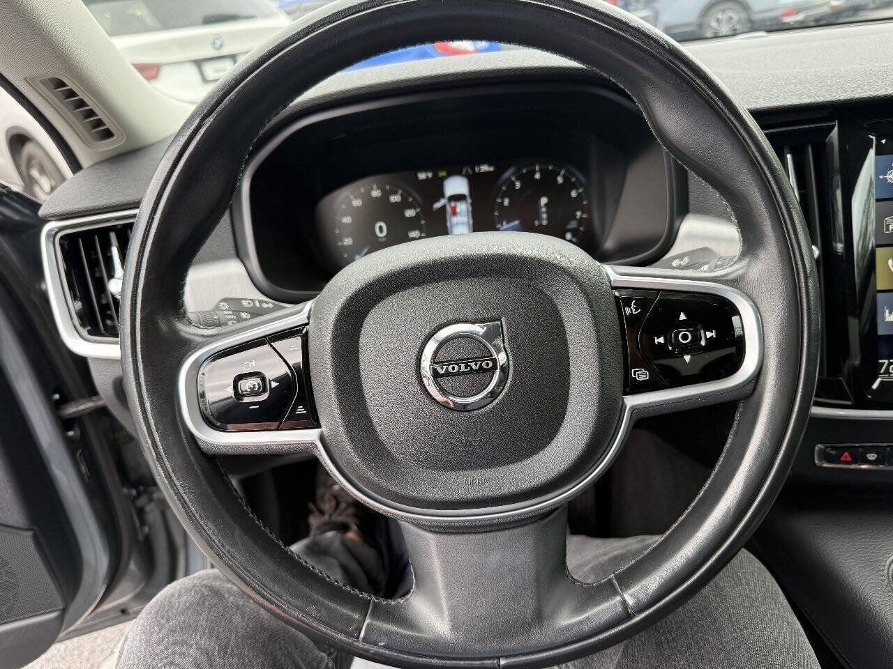Used 2017 Volvo S90 T6 Momentum w/ Vision Package AWD/4WD image 22