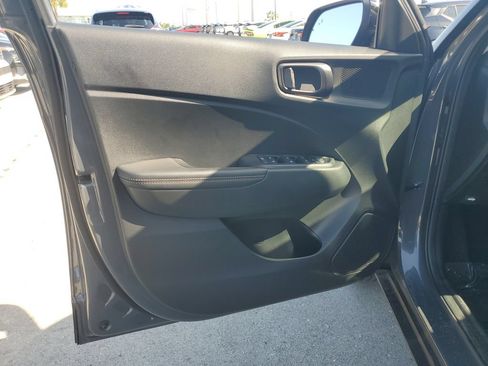 Used 2024 Hyundai Venue Limited FWD image 24