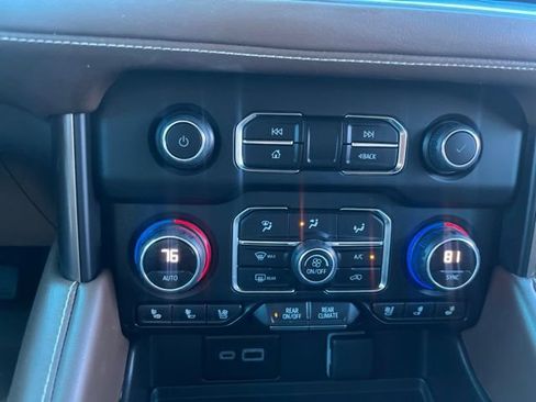 Used 2024 Chevrolet Tahoe High Country AWD/4WD image 19