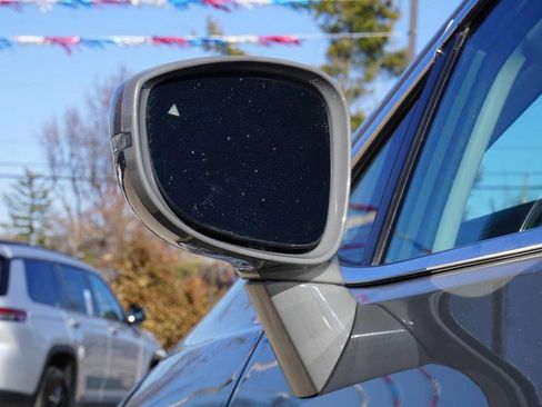 Used 2021 Chrysler Pacifica Touring-L image 15