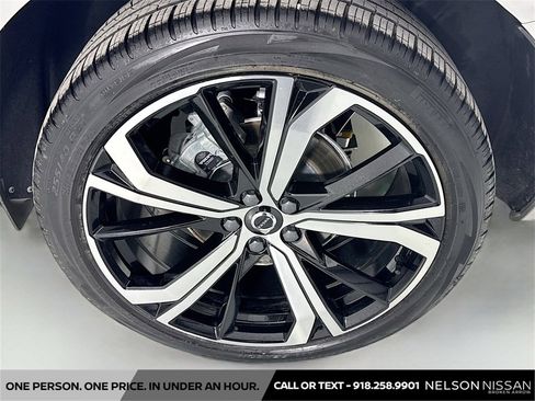 Used 2023 Volvo XC60 B5 Ultimate w/ Climate Package image 33