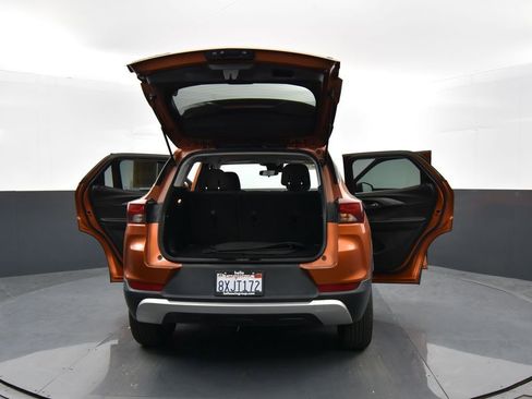 Used 2022 Chevrolet TrailBlazer LT w/ LPO, Blackout Package image 34