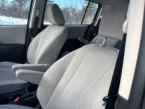 Used 2012 MAZDA MAZDA5 Sport image 15