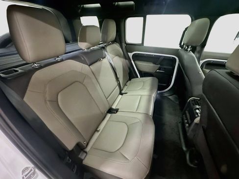 Used 2025 Land Rover Defender 110 X-Dynamic SE AWD/4WD image 28