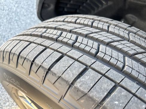 Certified 2025 Jeep Grand Cherokee Limited w/ Trailer Tow Package image 44