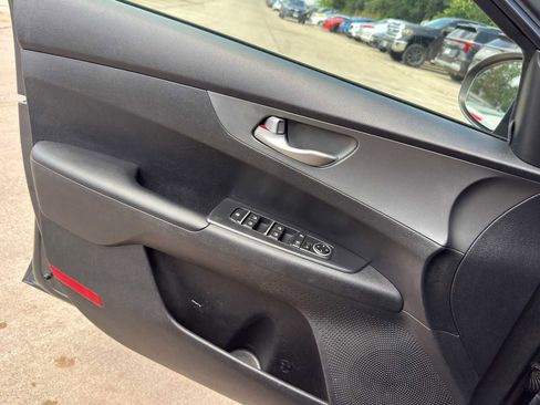 Used 2019 Kia Forte Sedan FWD image 18