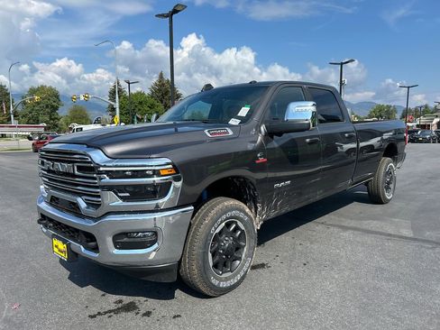 New 2026 RAM 2500 Laramie w/ Towing Technology Group AWD/4WD image 4