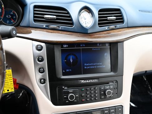 Used 2012 Maserati GranTurismo Convertible RWD image 28