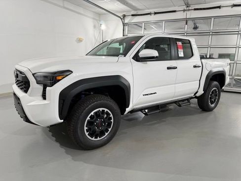 New 2025 Toyota Tacoma TRD Off-Road image 8