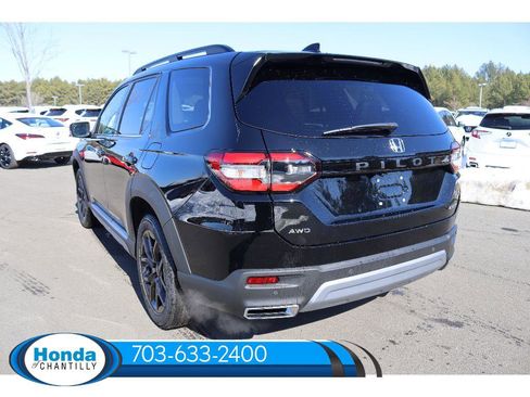 New 2025 Honda Pilot Touring image 5